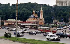 Поштову площу розширили і відкрили для руху нову смугу