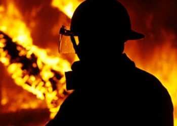 В Житомирі під час пожежі в автомобілі згоріло 300 пральних машин