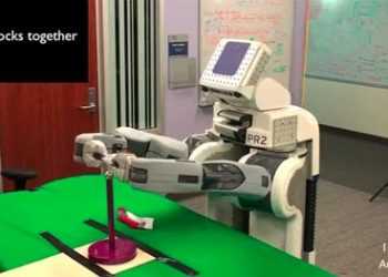 Робота навчили сортувати шкарпетки