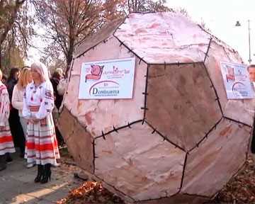 Українці прославилися на весь світ футбольним м'ячем із сала