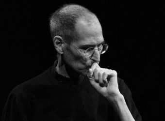Помер Стів Джобс. Apple
