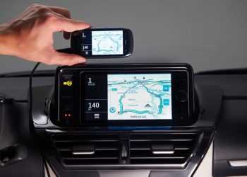 Система взаємодії смартфонів і автомобіля від Toyota