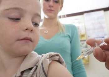 МОЗ поширив по лікарнях дорогу і небезпечну вакцину БЦЖ