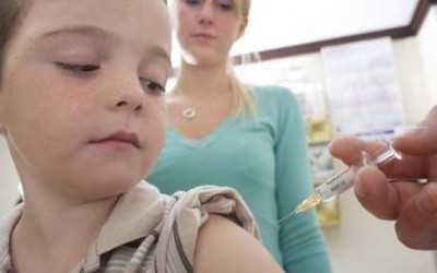 МОЗ поширив по лікарнях дорогу і небезпечну вакцину БЦЖ