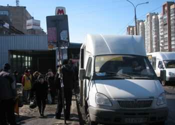 В Дніпропетровську рефрижератор в’їхав в станцію метро
