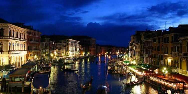 Італійці виселили 41-річного сина з дому через суд