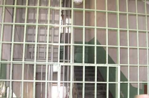 В'язні відмовляються достроково виходити.