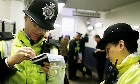 Британець отримав 100 штрафів за рік через номер машини