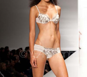 Бейжики з розмірами грудей