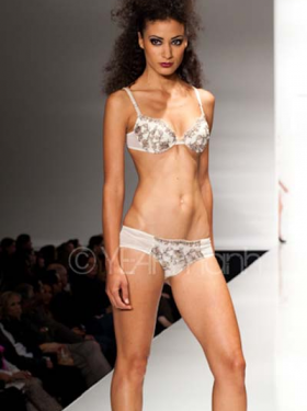 Бейжики з розмірами грудей