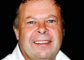 Поліція знайшла шахрая на його похороні