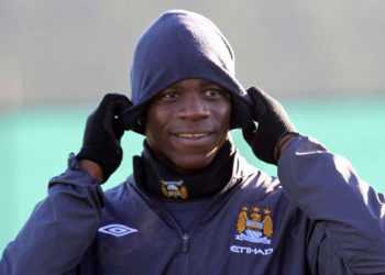 Балотеллі спілкується з вболівальниками в Твітері