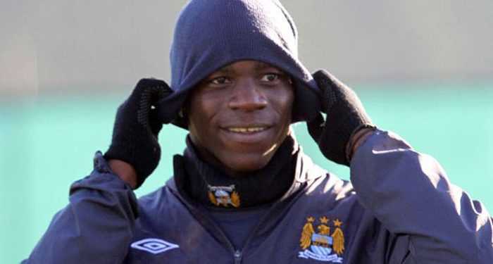 Балотеллі спілкується з вболівальниками в Твітері