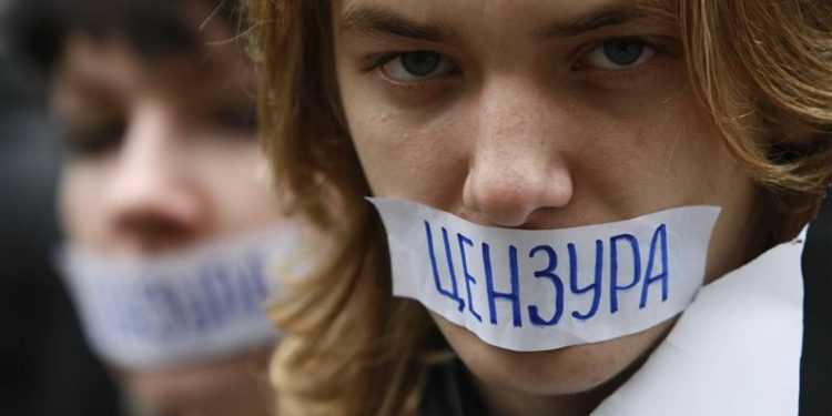 Янукович хоче побороти соціальні мережі та блоги руками СБУ