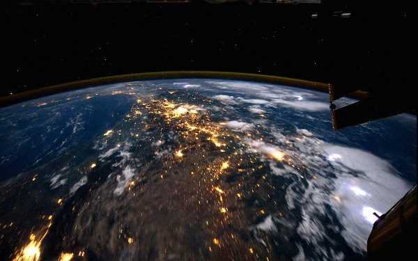 Чаруючий вигляд Землі з космосу