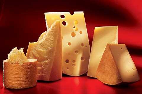 Супермаркети потерпають від крадіжок сиру