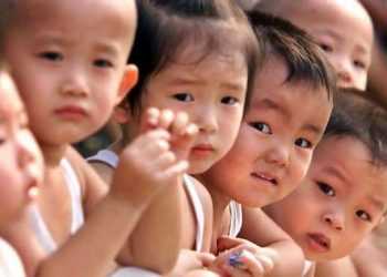 Китайцям дозволили заводити другу дитину