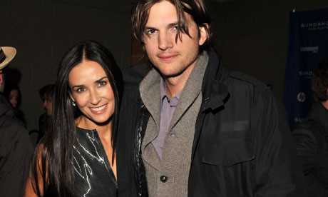 Демі Мур оголосила про розлучення з Ештоном Катчером