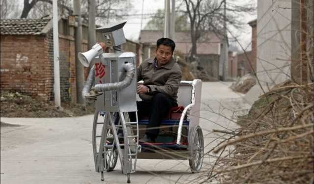 Фермер створює роботів з мотлоху