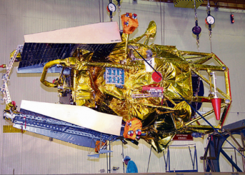 «Фобос-Грунт» може не впасти на Землю, а полетіти до Місяця