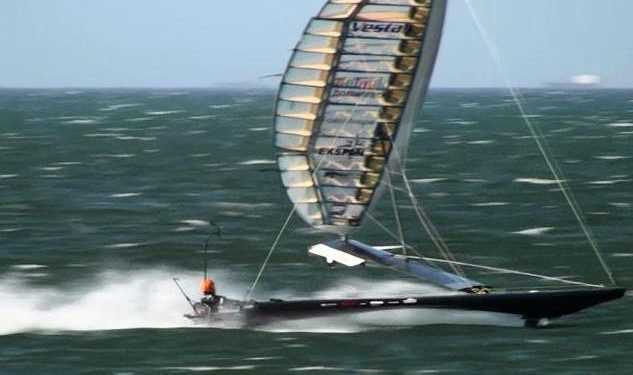 Парусна яхта-ракета готується до світового рекорду швидкості