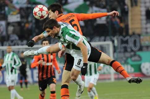 Шахтар впевнено перемагає Карпати