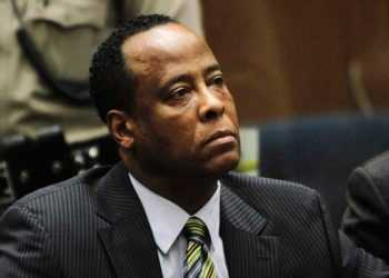 У смерті Майкла Джексона винен Конрад Мюрей