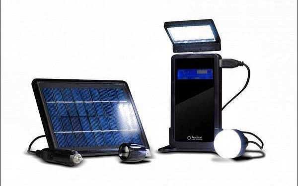 Кишенькова сонячна батарея для підзарядки телефона і забезпечення світла