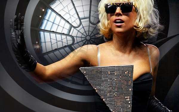 Геї хочуть вручити Леді Гага нагороду