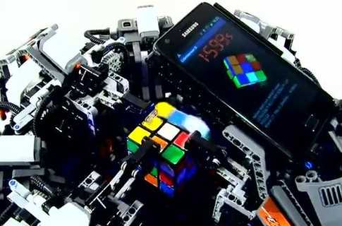 Робот з Lego та смартфона Galaxy S II