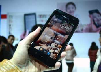 Lenovo продемонструвала свій гібрид “планшето-телефона”