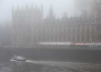 Густий туман накриває Європу