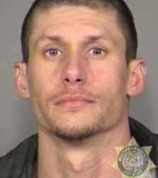 Чоловік вирішив подивитися телевізор в чужому домі