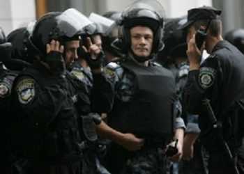 «Беркут», Міліція та Металеві паркани, саме таке виглядає сьогодні Майдан Незалежності