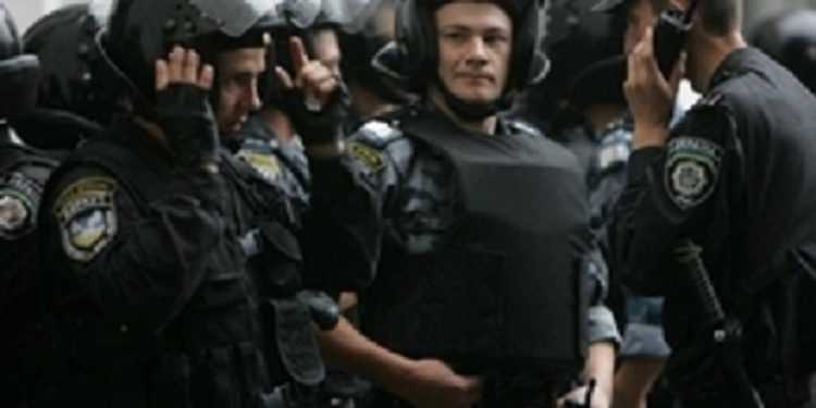 «Беркут», Міліція та Металеві паркани, саме таке виглядає сьогодні Майдан Незалежності