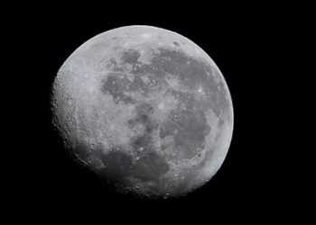 NASA склеює першу карту місяця у високій розільній здатності