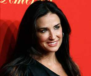 Демі Мур звинувачують в нападі