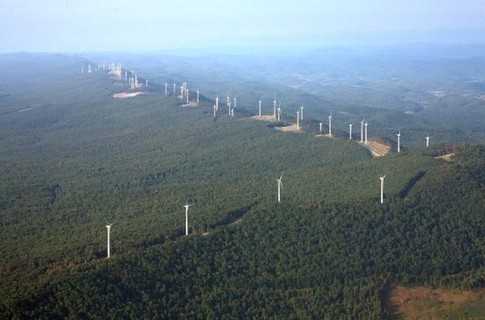 У США побудовали найбільшу вітряну електростанцію