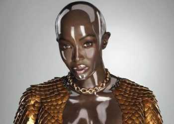 Наомі Кемпбелл похизувалась своєю лисиною