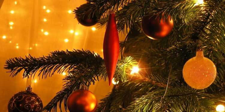 Як прикрасити новорічну ялинку?