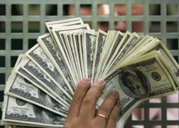 В Києві закривають пункти обміну валют