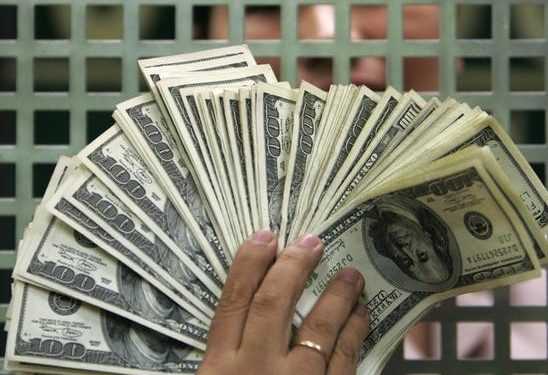 В Києві закривають пункти обміну валют