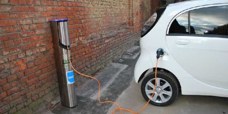 Перша заправка для електромобілів є в Росії