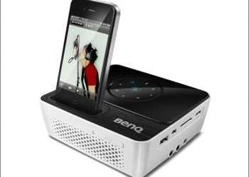 Компактний проектор для Apple iPod та iPhone