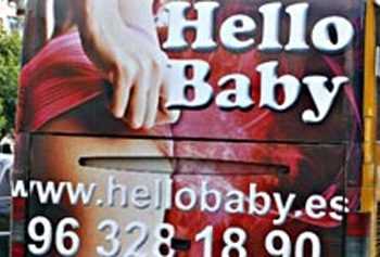 На громадському транспорті Валенсії з'явилася реклама публічних будинків