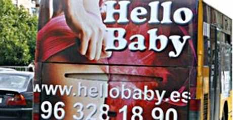 На громадському транспорті Валенсії з'явилася реклама публічних будинків