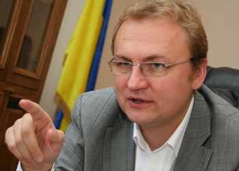 Чиновника відсторонили від виконання обов'язків за підозрою у поданні фальшивого диплома