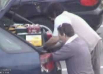 Жінки вкрали алкоголь, але забули заправити машину
