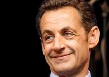 У Франції зарплату президента і міністрів заморозили до 2016 року