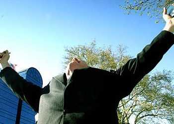 Третина українців не вірять, що їм пощастить…